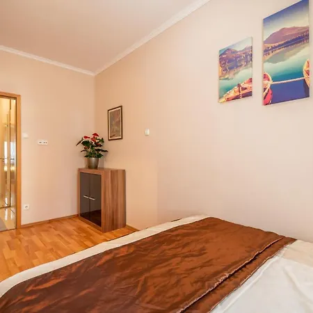 Santos 1214 Apartment Budapest