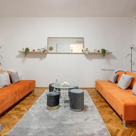 Mirage Monte Apartment