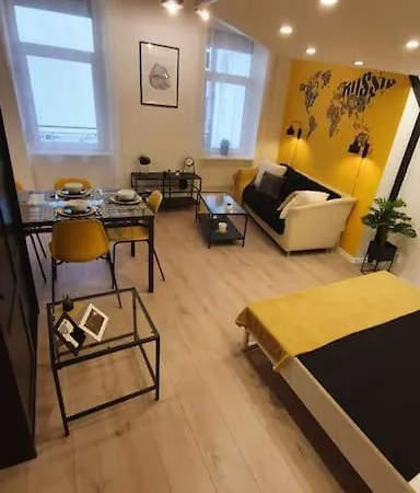 Violet With Air Condition Apartment Budapest