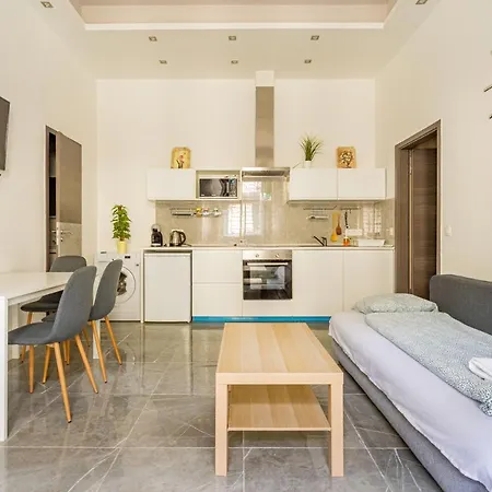 Modernized At Kiraly 51 Apartment