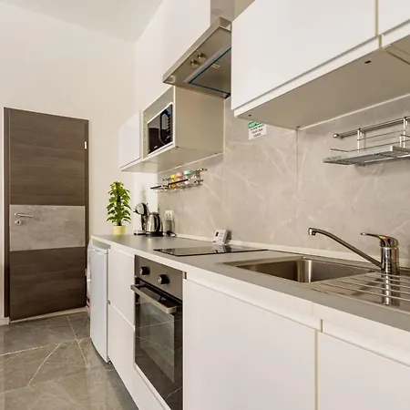 Modernized At Kiraly 51 Apartment *