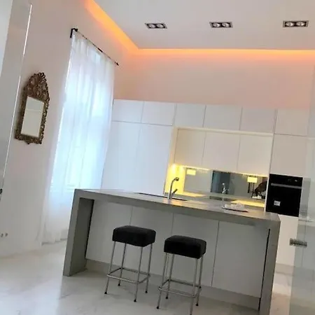 New, 195 Sqm, Full Center Of