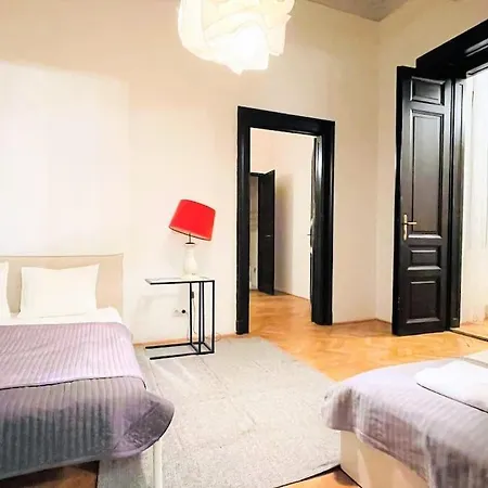 New, 195 Sqm, Full Center Of Apartment