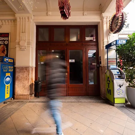 Daire Cozy With Garage At Gozsdu Passage Budapeşte