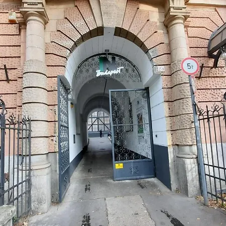 Apartment Hi-bp In-budapest Studio Apartman 2 Free Parking