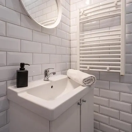 A27 Bp Modern Boutique Apartments, Location By Bqa