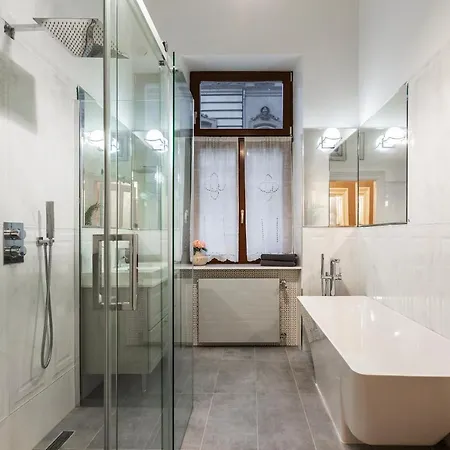 Apartmán Luxury With Balcony Next To The New York Cafe Budapešť