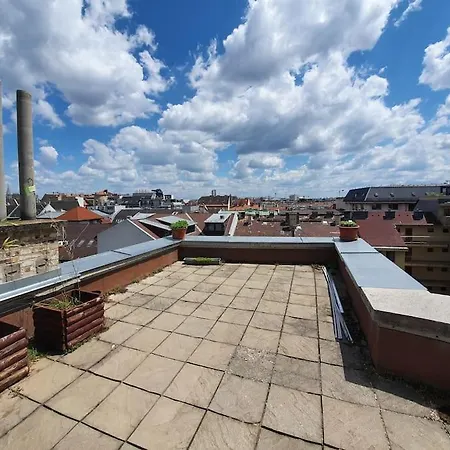 Master With Air Condition And Separated Rooftop Terrace Apartmán
