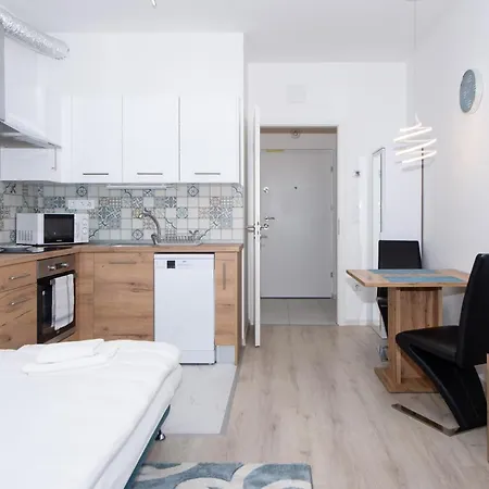 Waterfront By Urbanrent Apartment *