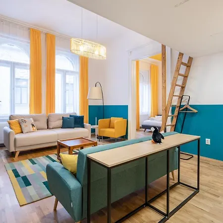 Live Star Budapest