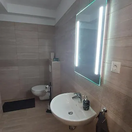 N&z Apartman Close To The Downtown *