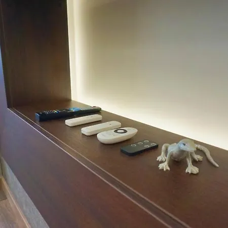 Parliament Square Apartment *