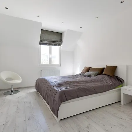 Square 2 Bedrooms - Michaelides Voeroesmarty Square Residences *