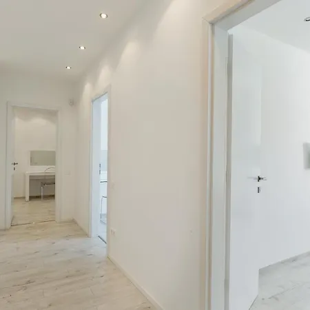 Appartamento Square 2 Bedrooms - Michaelides Voeroesmarty Square Residences