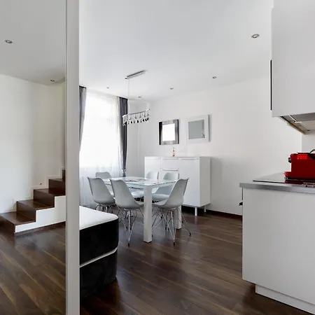 Appartamento Square 2 Bedrooms - Michaelides Voeroesmarty Square Residences Budapest