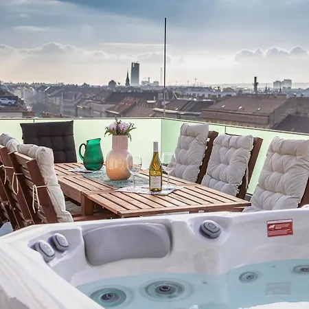 Centropolitan Penthouse #jacuzzi #freeparking *