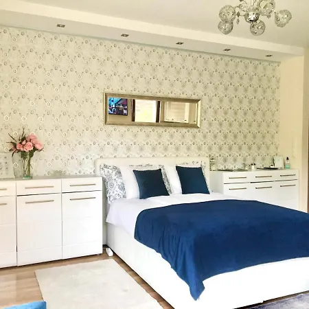 Apartment Madarhegy With Garden Buda Side Budapest