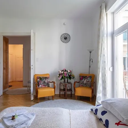 Gorgeous Flat Right Near The Center * Budapešť