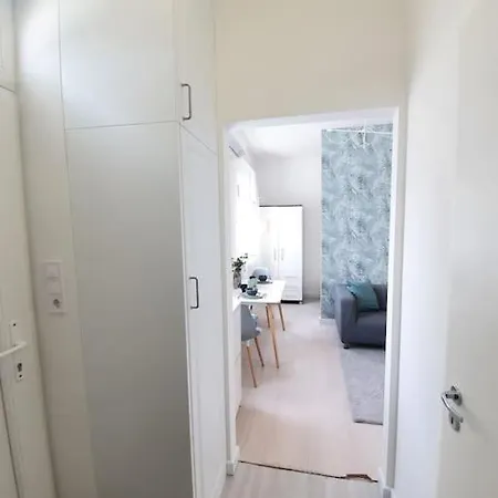 Master With Air Condition And Separated Rooftop Terrace Apartmán