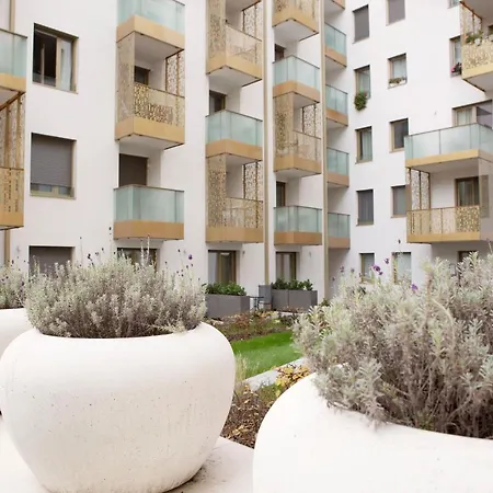 Magic Garden In Downtown Apartment