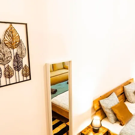 Palace Quarter Apartment *