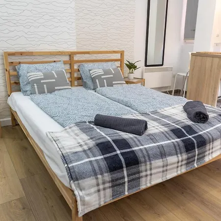 Acacia * Budapest