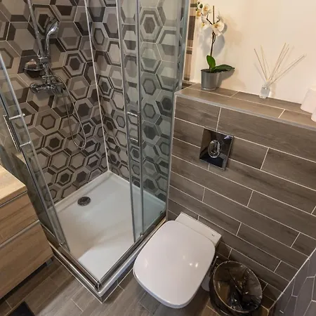 Acacia Apartment