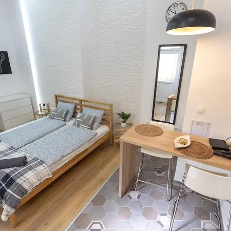 Acacia * Budapest