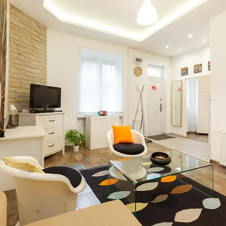 K13 Klauzal Apartment