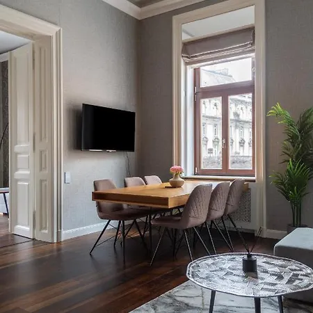Luxury With Balcony Next To The New York Cafe Apartment Budapest