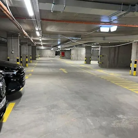 Brand New Modern Apartment-2 Rooms-balcony-garage