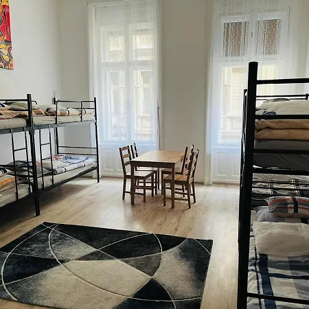 Hostel East Point *