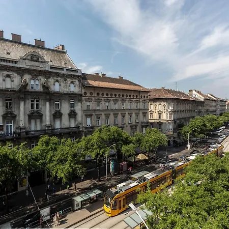 Luxury Elizabeth Next To The New York Café * Budapest