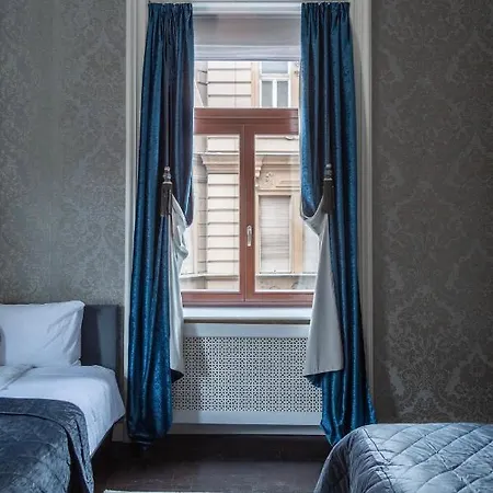 Apartmán Luxury With Balcony Next To The New York Cafe