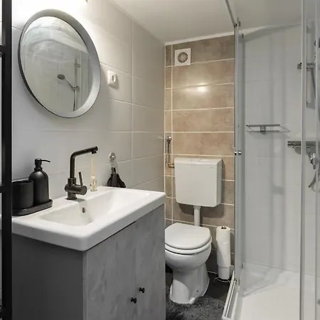 D63 Dohany Budapest