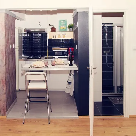 Apartment Trendy & Cozy At Heroes' Square