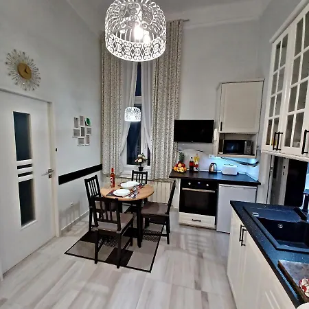 Palace3 Apartment *