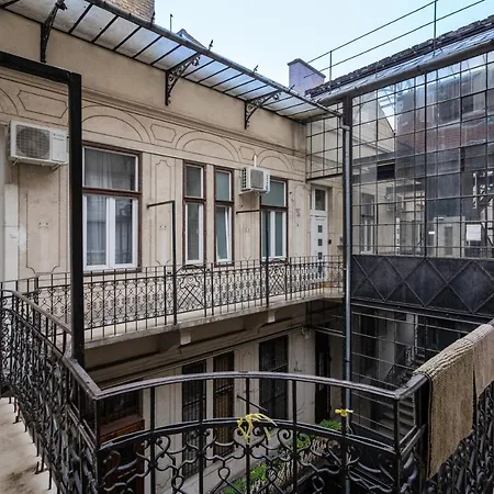 Silver Moon In The Center Appartement