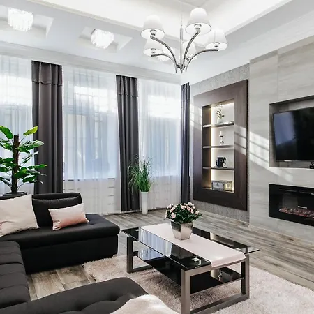 Apartment Parliament Square *