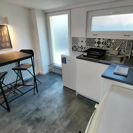 Hi-bp Garden Batsanyi Tiny House Near The Train With Free Parking Apartment Budapest