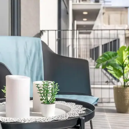 Brand New Modern Apartment-2 Rooms-balcony-garage Apartment *