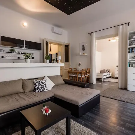 Apartment Spacious Almassy