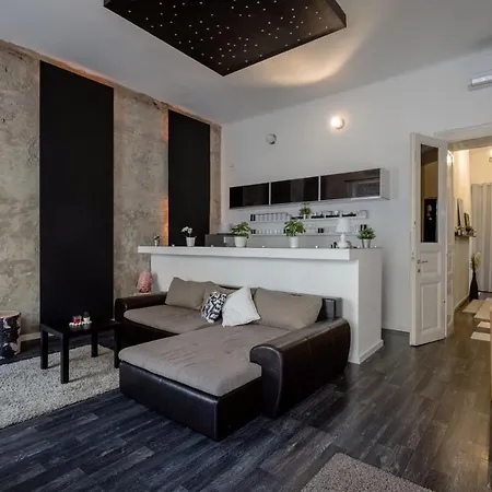 Spacious Almassy Apartment *