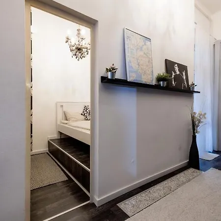 Spacious Almassy Apartment *