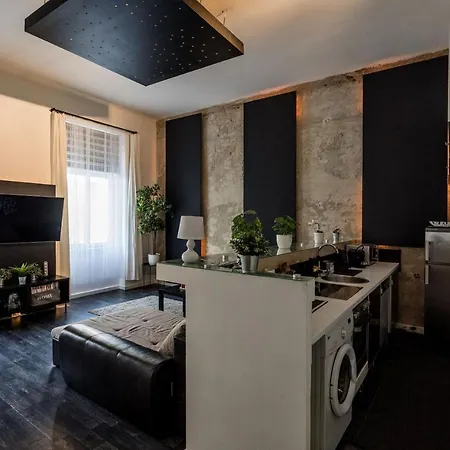 Spacious Almassy Apartment *