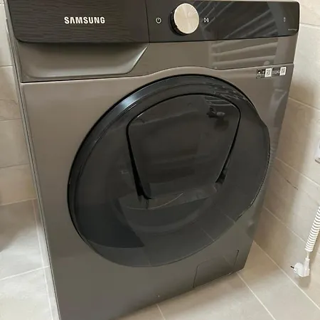 L&l بودابست