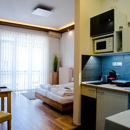 Apartman Parliament Side Escape With Complimentary Parking