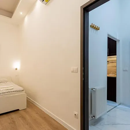 Apartment Modernized At Kiraly 51
