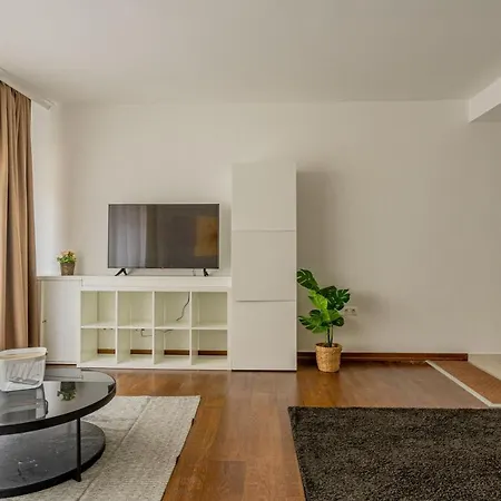 O211 Apartment *