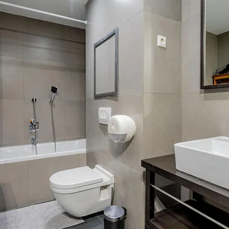 Apartment O211 *